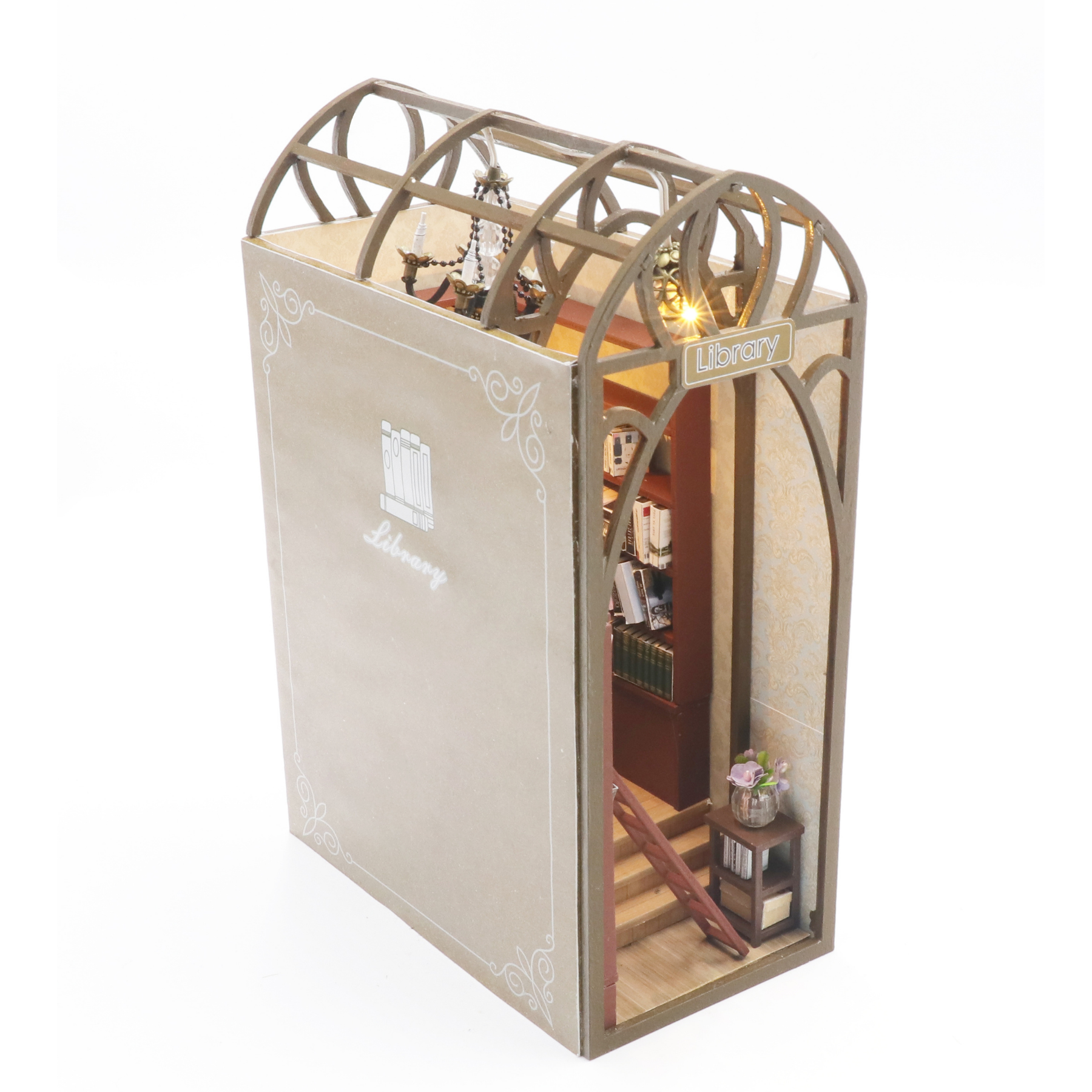 Kitap Köşesi minyatür ev aksesuarı – dekoratif kitaplar ve koltuk detayıyla okuma alanı modelleme -4