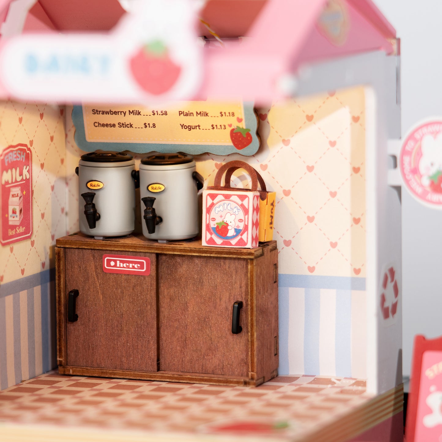 Novihobby Milkshake | Minyatür Maket Ev Seti| Rolife(Strawberry Milk Box)