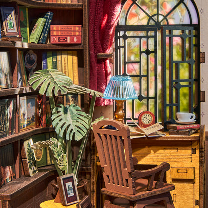 NoviHobby  Okuma Köşesi | Led Işıklı Minyatür Kitaplık Maketi Seti | Booknook | Rolife (Silent Corner Study)