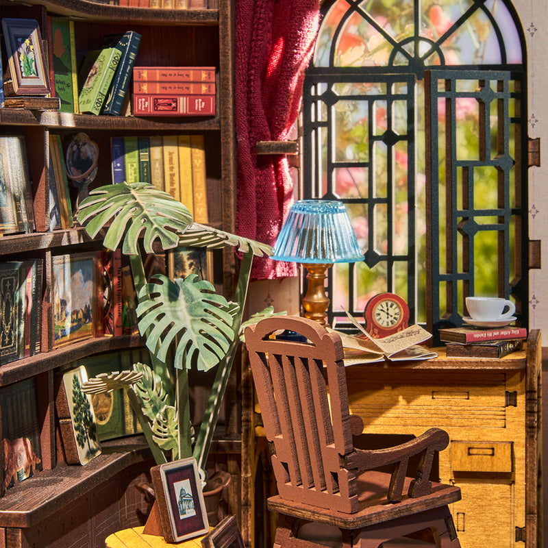 NoviHobby  Okuma Köşesi | Led Işıklı Minyatür Kitaplık Maketi Seti | Booknook | Rolife (Silent Corner Study)