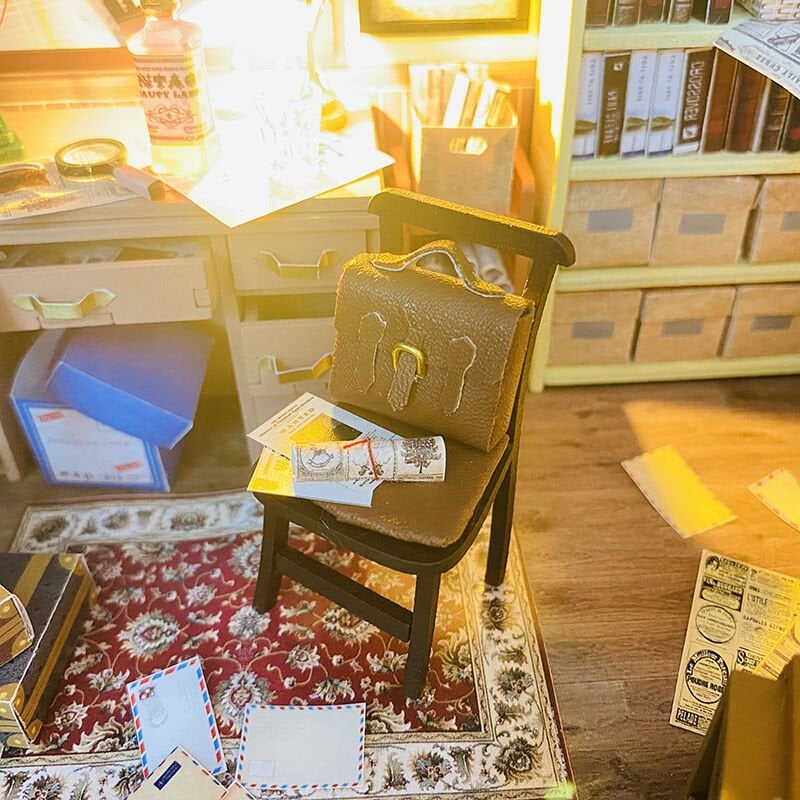 Dedektif Büro oyuncak seti – detaylı masa üstü aksesuarlar, dosyalar ve klasik ofis atmosferi ile minyatür model -4